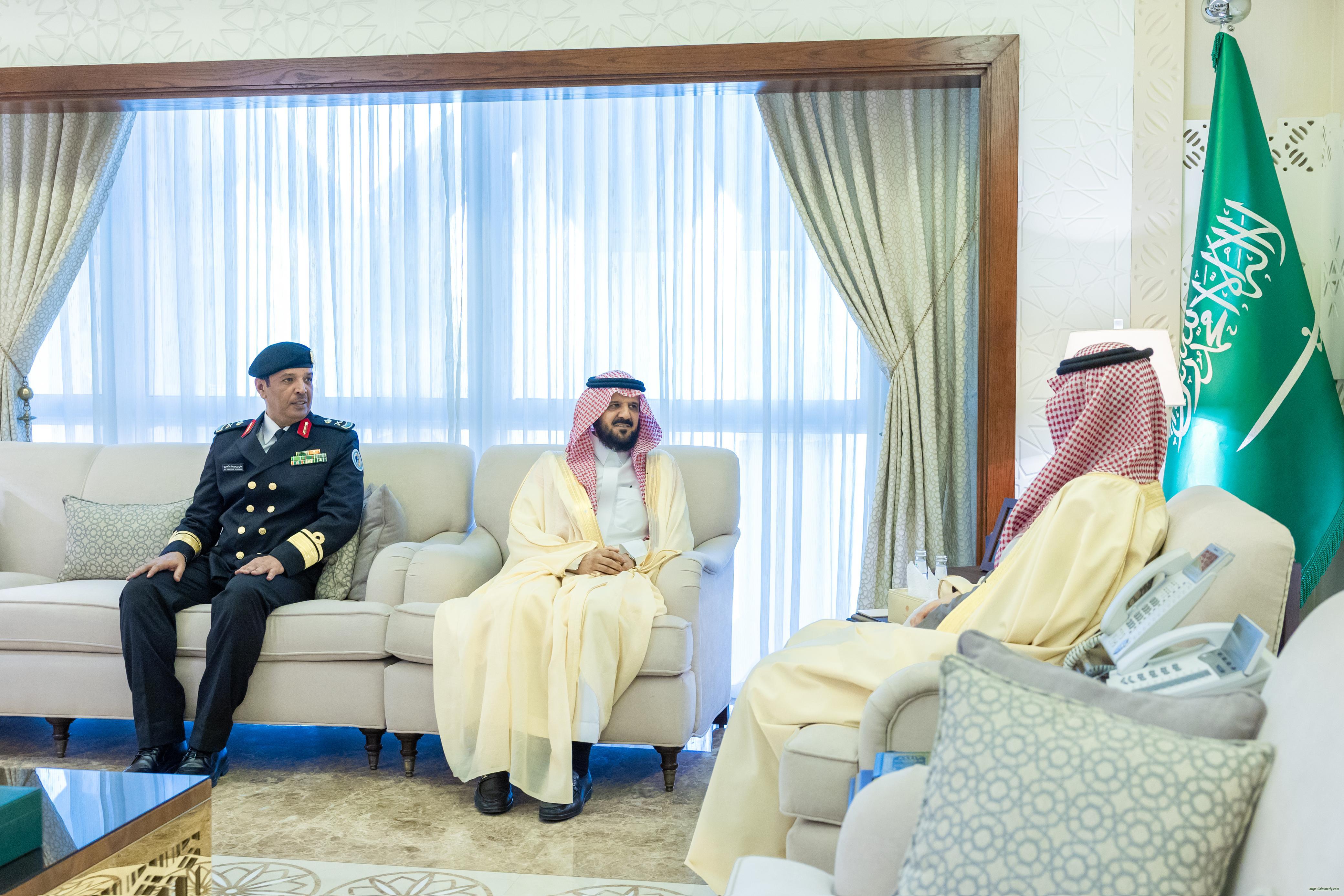 نائب أمير المنطقة الشرقية يهنئ قائد حرس الحدود بالمنطقة بمناسبة تعيينه